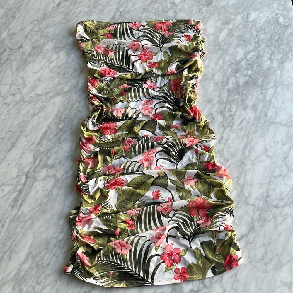 Bandeau dress rouched sides. Size S Tommy Bahama. Silky polyester.